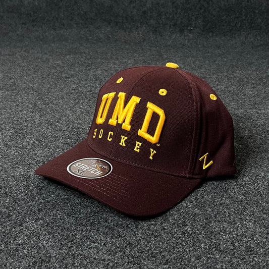 UMD Hockey baseball Fitted Cap  ( XL size )