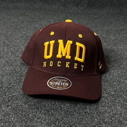 UMD Hockey baseball Fitted Cap  ( XL size )