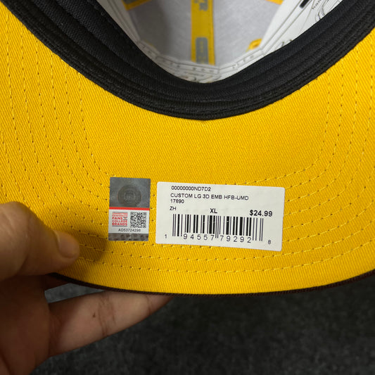 UMD Hockey baseball Fitted Cap  ( XL size )
