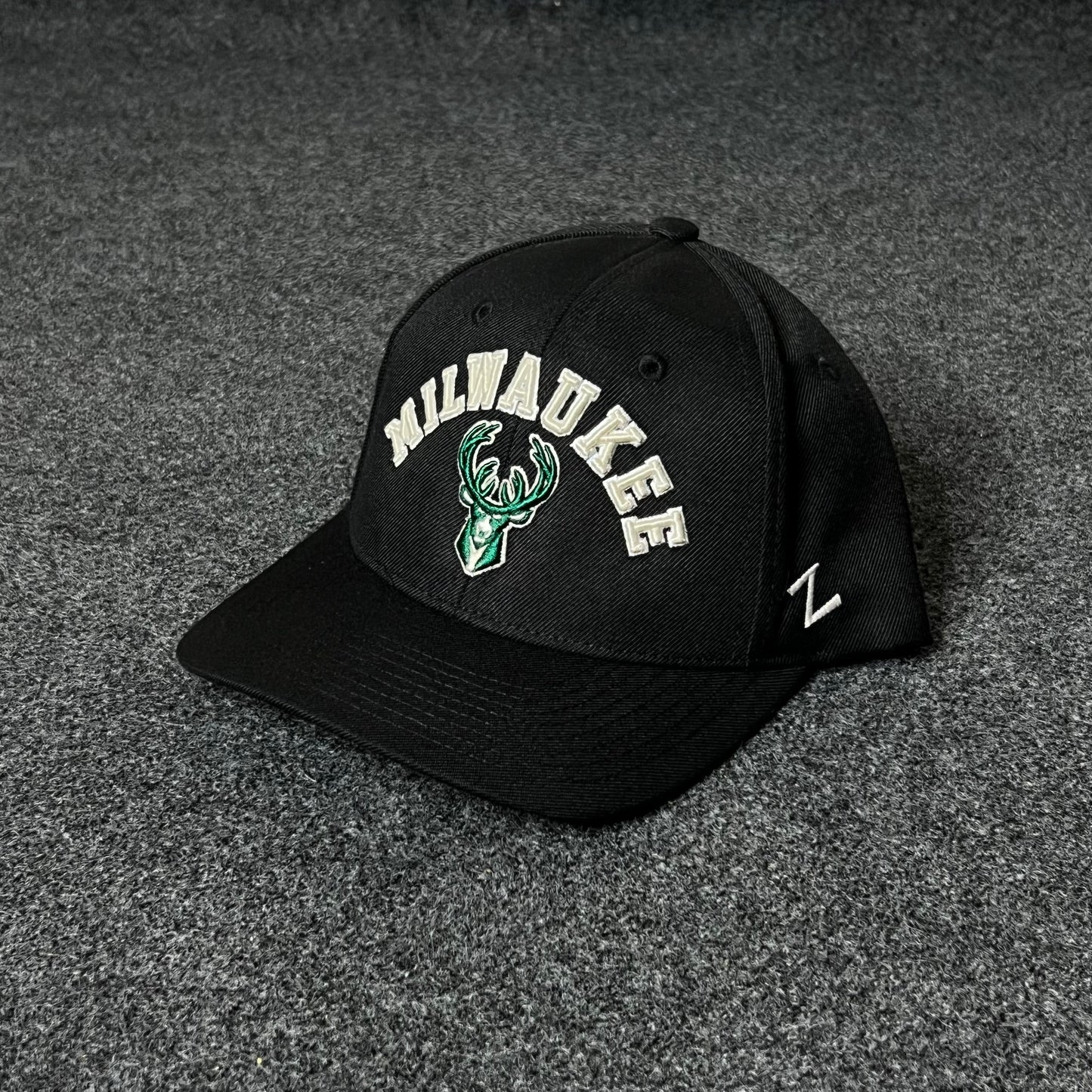 Milwaukee Bucks Black Logo Cap