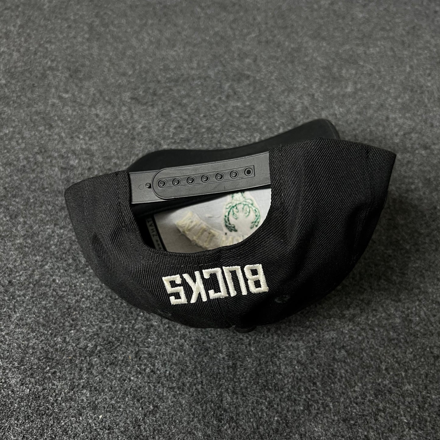 Milwaukee Bucks Black Logo Cap