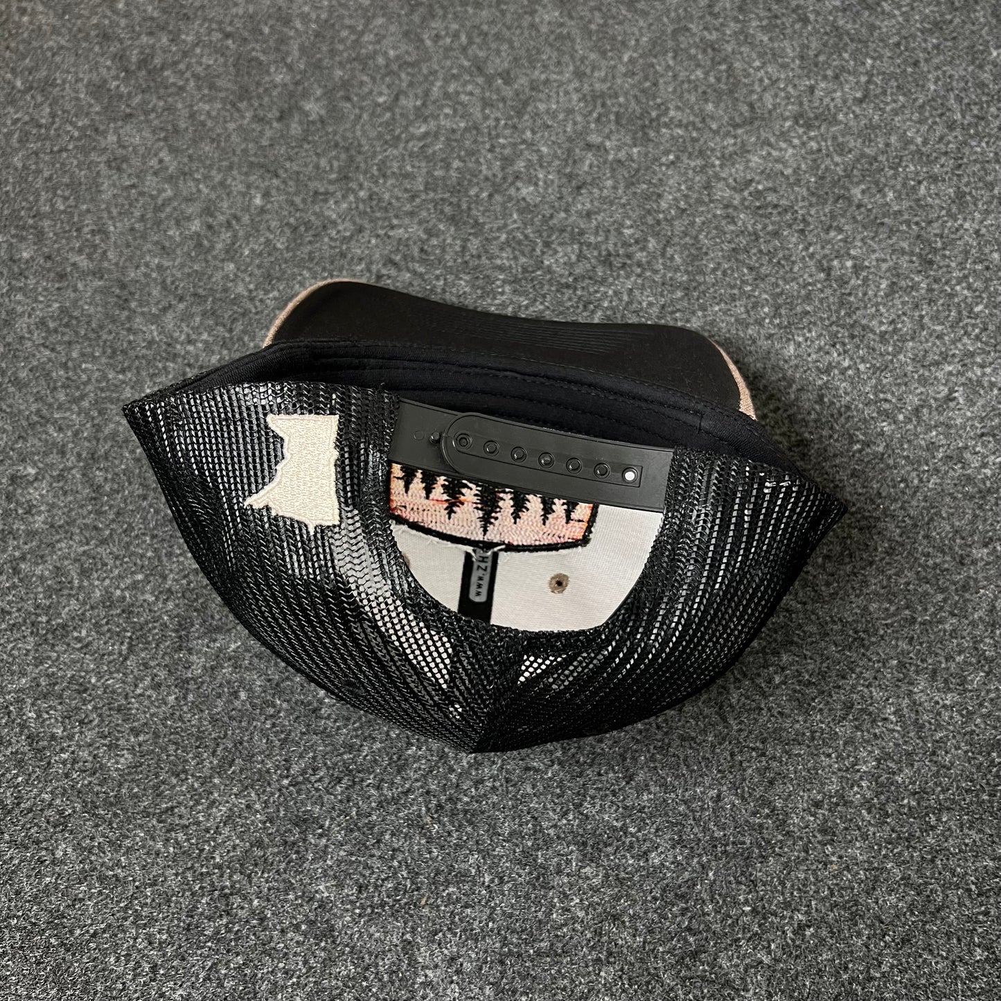 Minnesota Up North Mesh Back Trucker Hat – Gray & Black