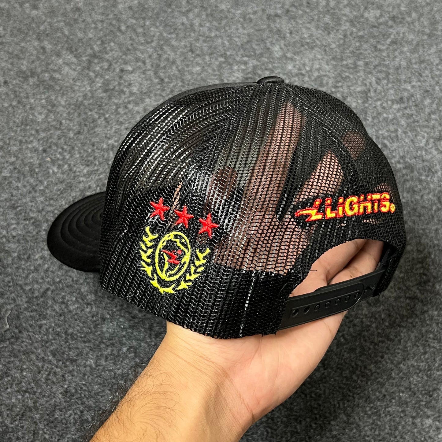 Gaslight Graphic Mesh Back Baseball Cap – Black