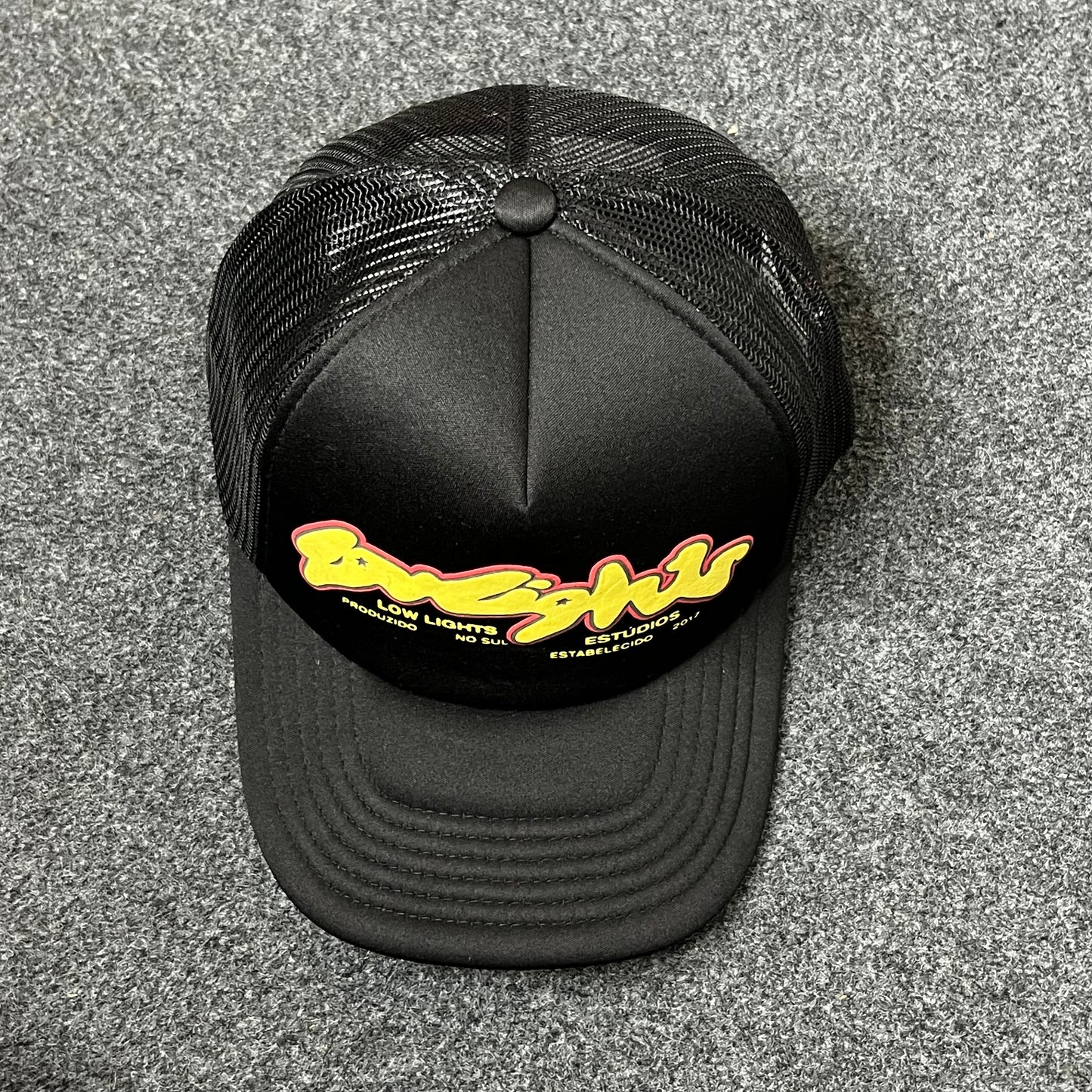 Gaslight Graphic Mesh Back Baseball Cap – Black