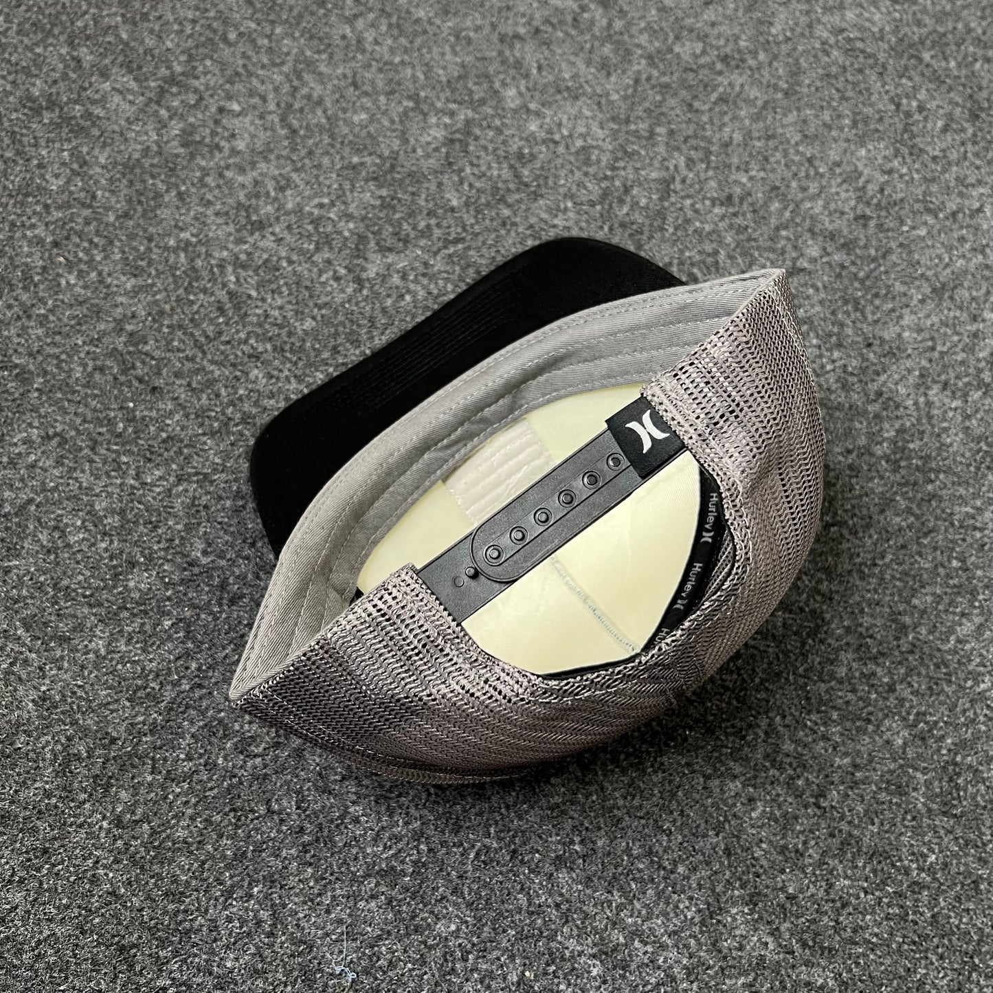 Katin Stripe & Stars Mesh Back Baseball Cap – Gray & Black