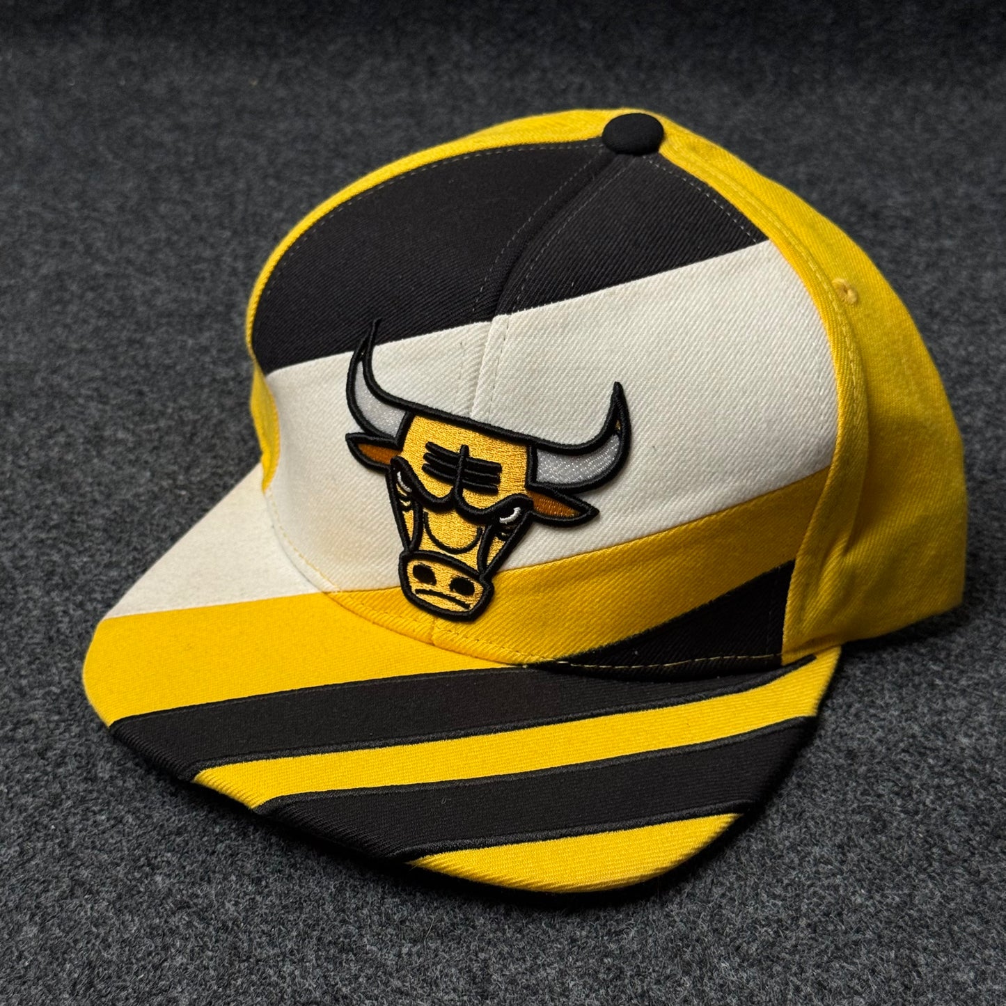 Mitchell & Ness Chicago Bulls Paintbrush Snapback Cap