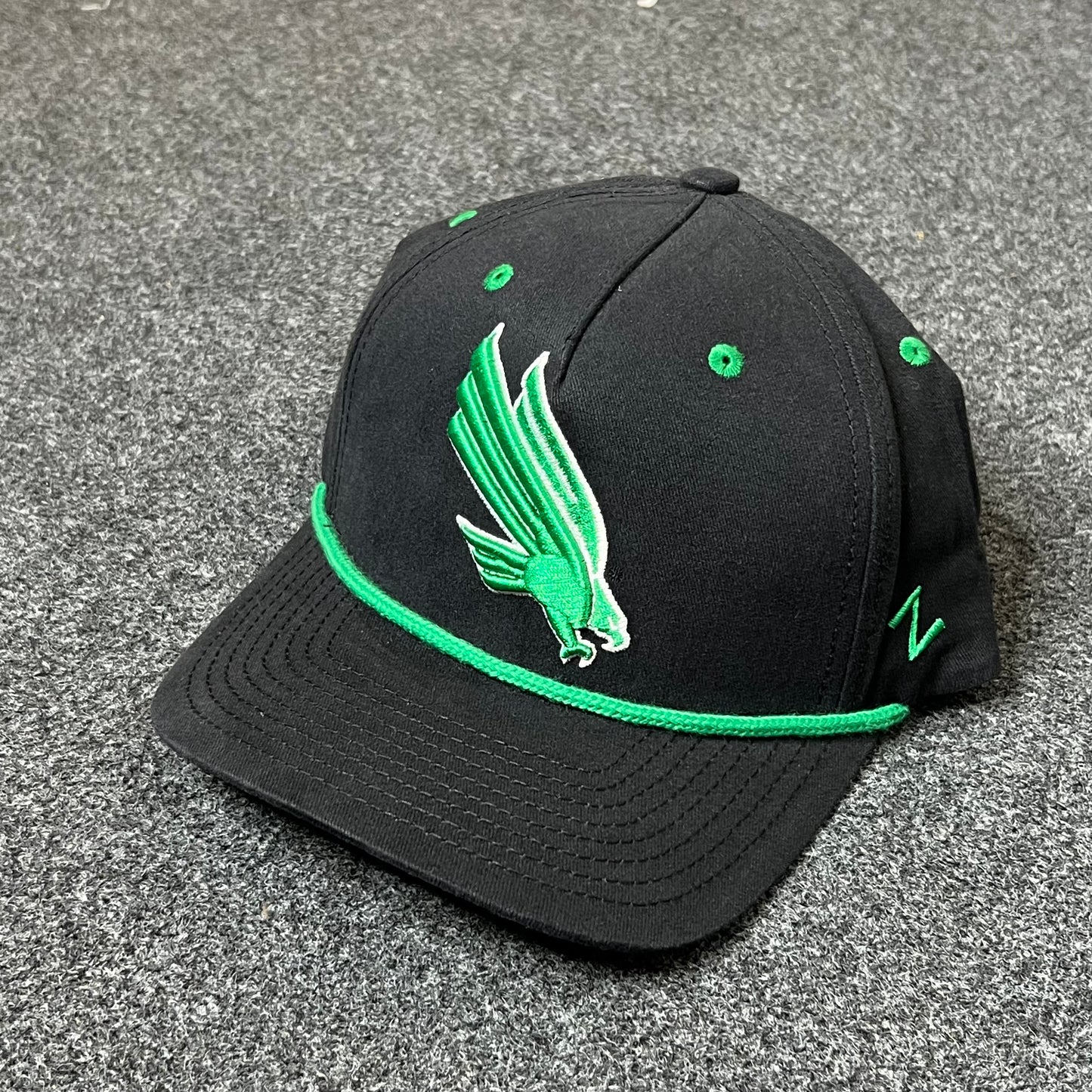 North Texas Mean Green Rope Accent Hat – Black & Green
