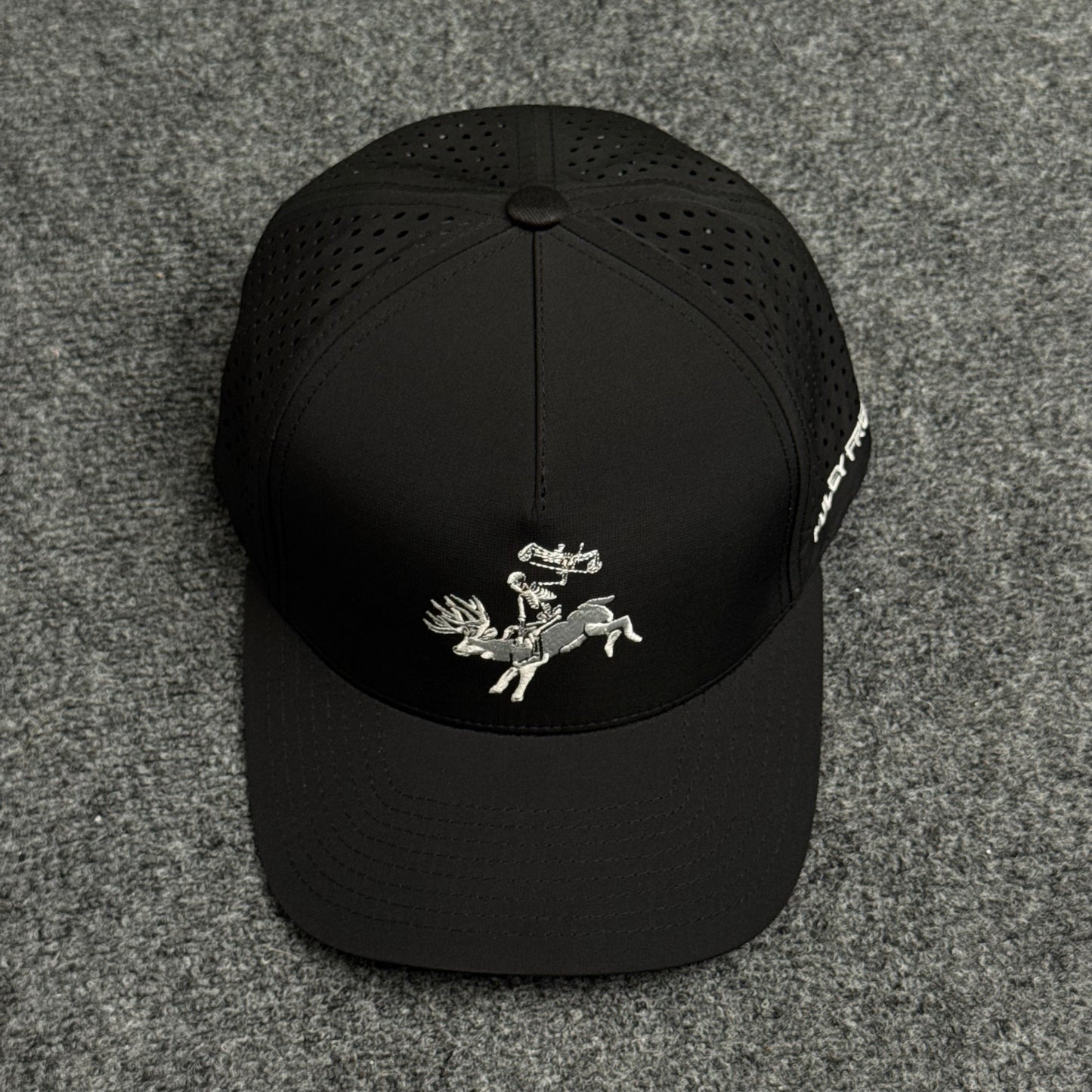 Muley Freak Skeleton Bowhunter Performance Cap – Black