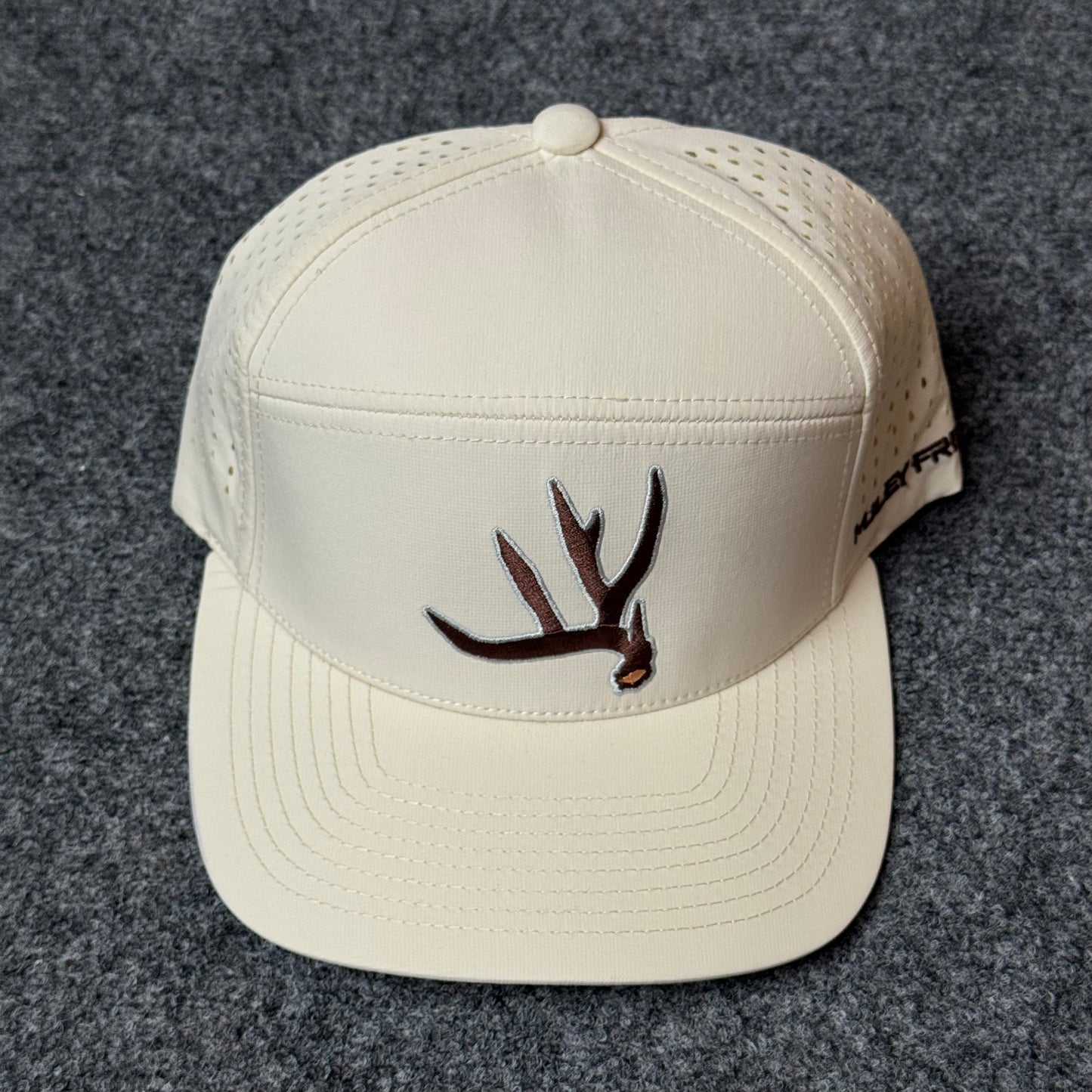 PRO Buck Shed Flatty 2.0 ( 7-Panel Trucker style Cap ) in Cream