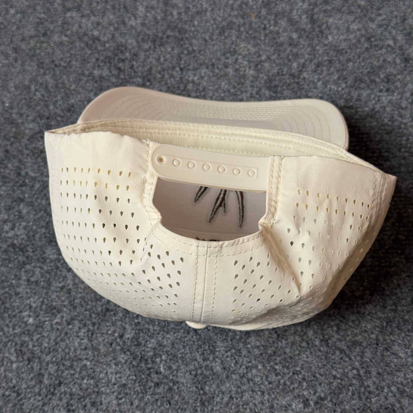 PRO Buck Shed Flatty 2.0 ( 7-Panel Trucker style Cap ) in Cream
