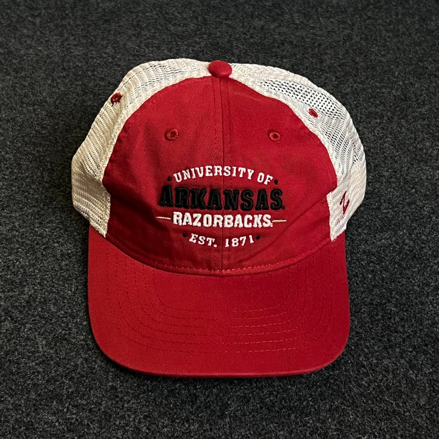 Arkansas Razorbacks Mesh Trucker Cap – Red & White Mesh (Distressed)