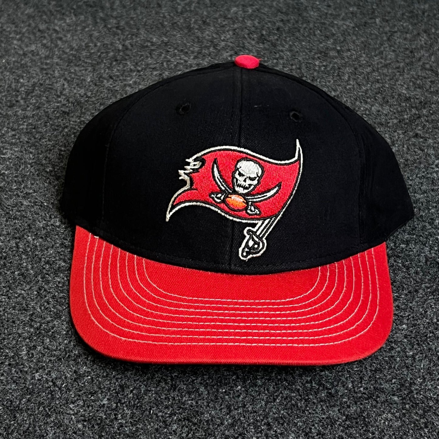 Tampa Bay Buccaneers Black/Red Cap