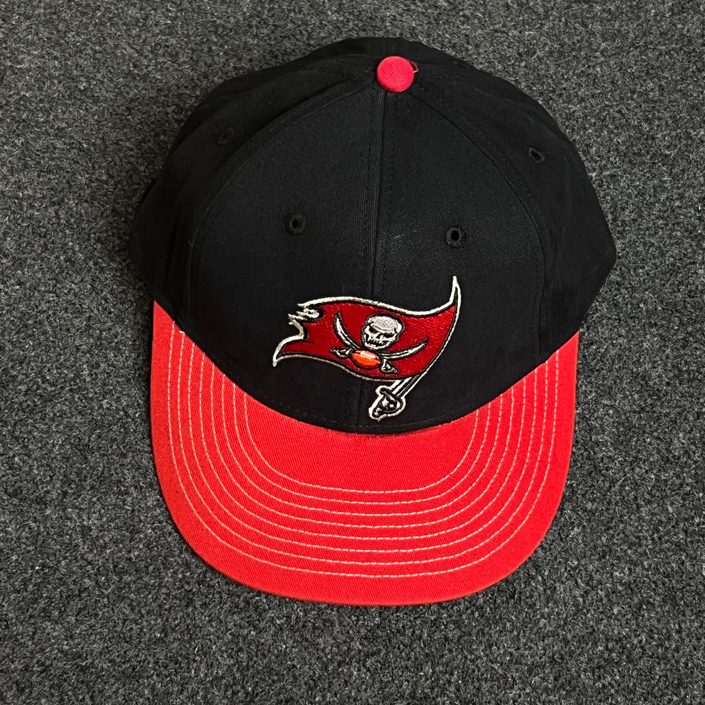 Tampa Bay Buccaneers Black/Red Cap