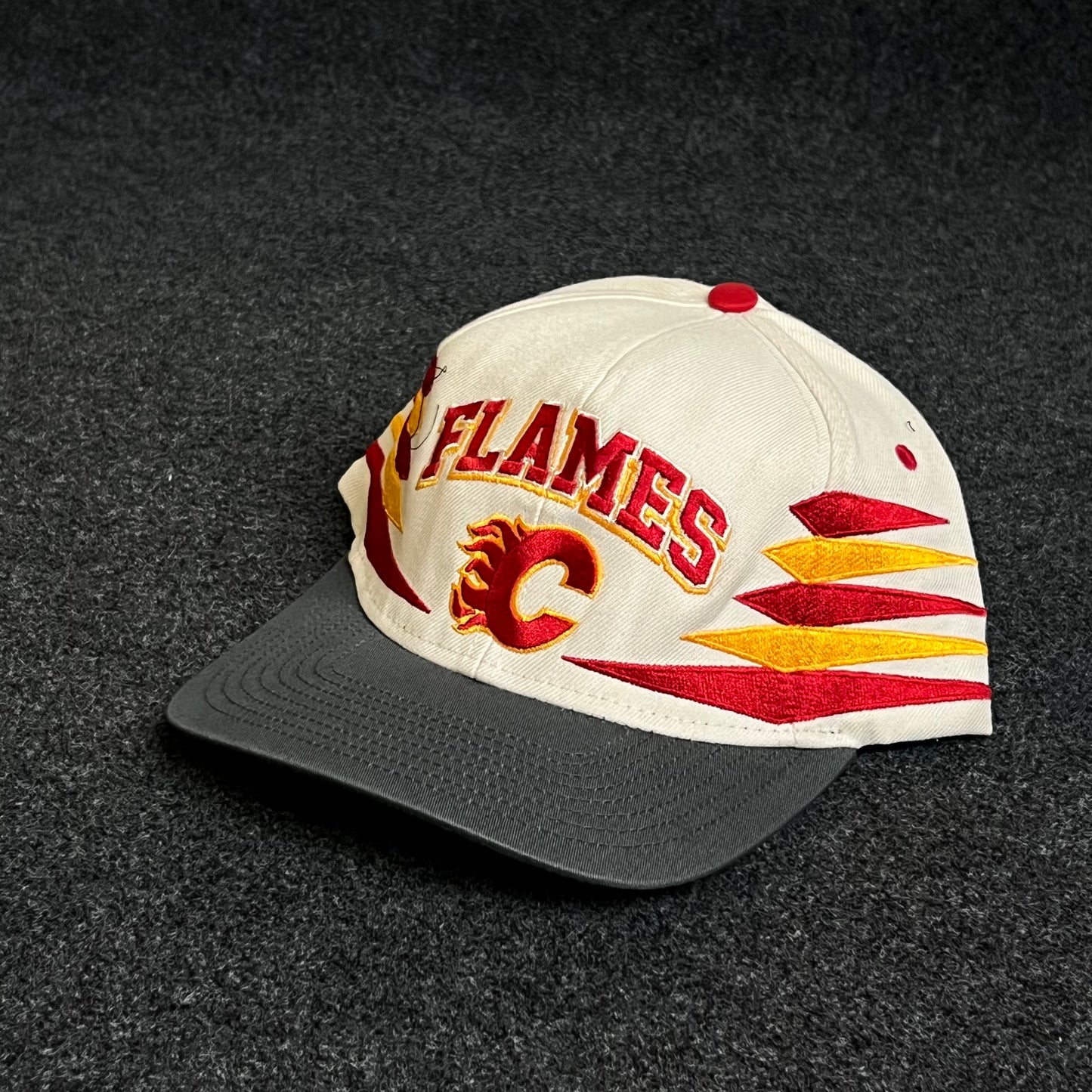 Calgary Flames Vintage White/Red Cap