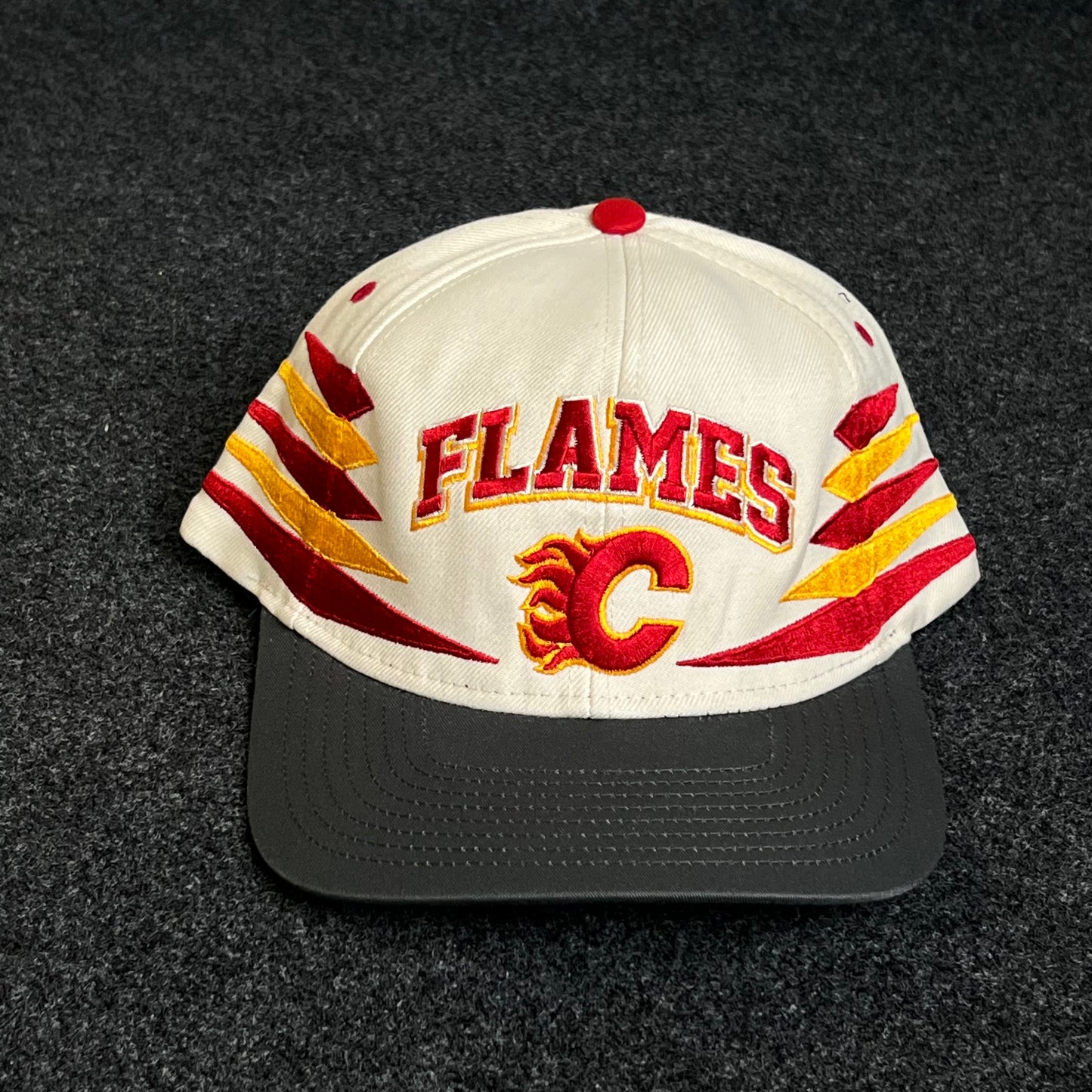 Calgary Flames Vintage White/Red Cap