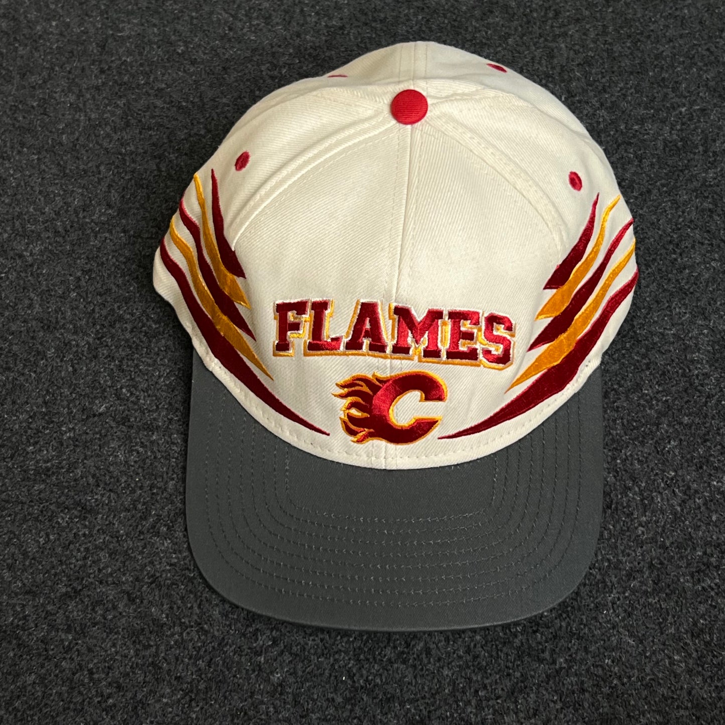 Calgary Flames Vintage White/Red Cap